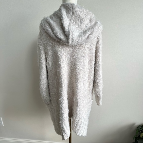 Express Women’s Eyelash Hooded Fuzzy Oversized Long Cozy Beige Sweater Small - Picture 5 of 9